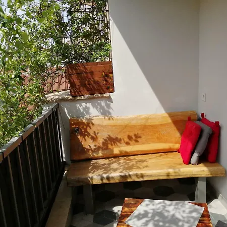 شقة Apartman Dado روفينج