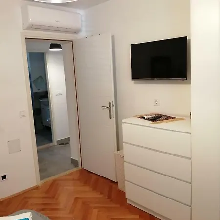 شقة Apartman Dado روفينج